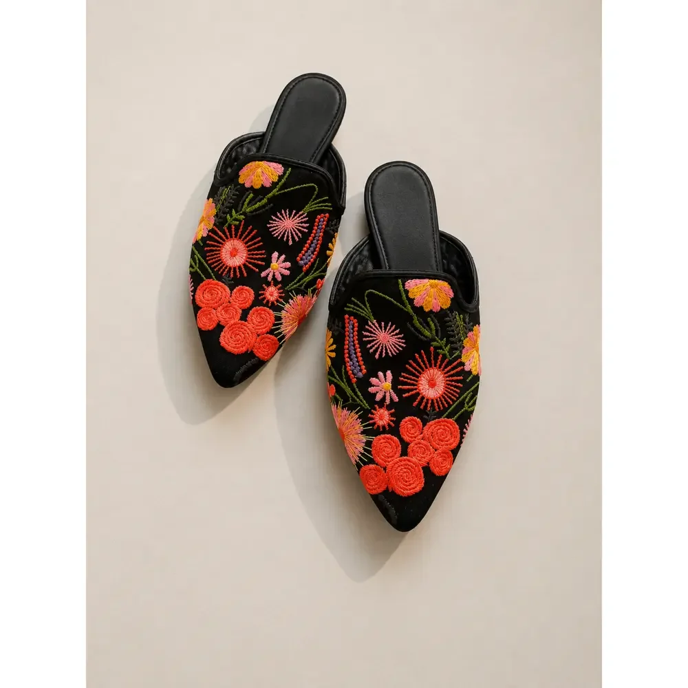 Jessica Simpson Black Floral Embroidered Pointed Toe Mule Flats - Picture 1 of 6